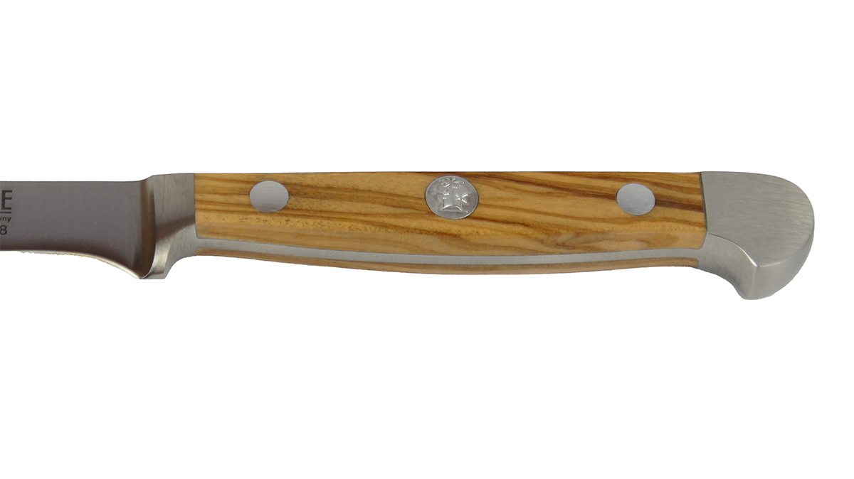 GÜDE Olivenholz-Griff des Gemüsemesser Alpha Olive X708/08 mit 8 cm Klingenlänge auf weißem Hintergrund