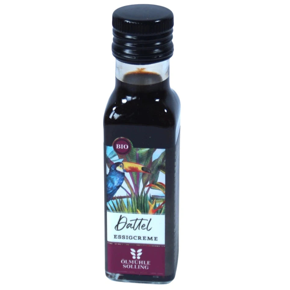 Ölmühe Solling Bio Dattel Essigcreme in der 100ml Flasche auf weißem Hintergrund