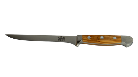 GÜDE Ausbeinmesser Alpha Olive X703 mit 16 cm Klingenlänge und Olivenholz-Griff auf weißem Hintergrund