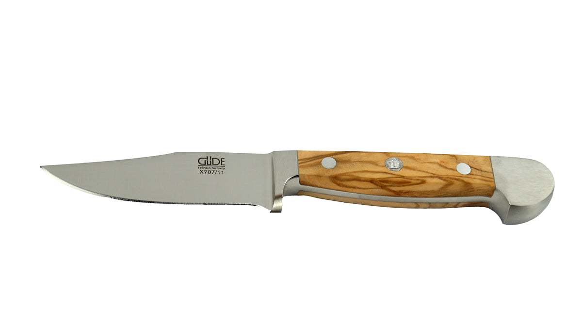 GÜDE Jagdnicker Alpha Olive X707/11 mit 11 cm Klingenlänge und Olivenholz-Griff auf weißem Hintergrund