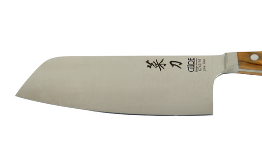 GÜDE Klinge des Chai Dao Alpha Olive X742/16 –  Chinesisches Kochmesser mit 16 cm Klingenlänge und Olivenholz-Griff auf weißem Hintergrund