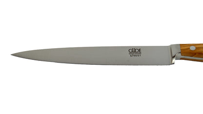 GÜDE Klinge des Schinkenmesser Alpha Olive X765/21 mi 21 cm Klingenlänge und Olivenholz-Griff auf weißem Hintergrund