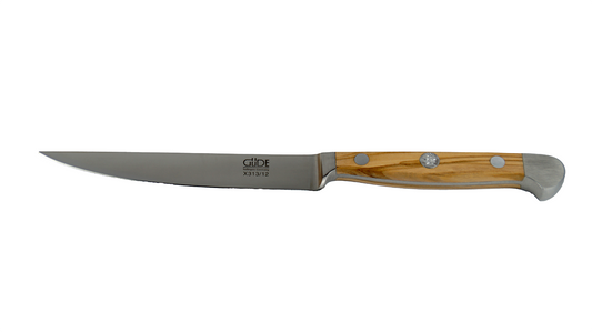 GÜDE Steakmesser glatte Schneide Alpha Olive X113/12 mit 12 Klingenlänge und Olivenholz-Griff auf weißem Hintergrund