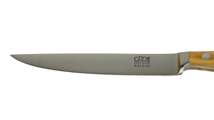 GÜDE Kinge des Steakmesser Alpha Olive X313/12 mit 12 cm Klingenlänge und Olivenholz-Griff auf weißem Hintergrund
