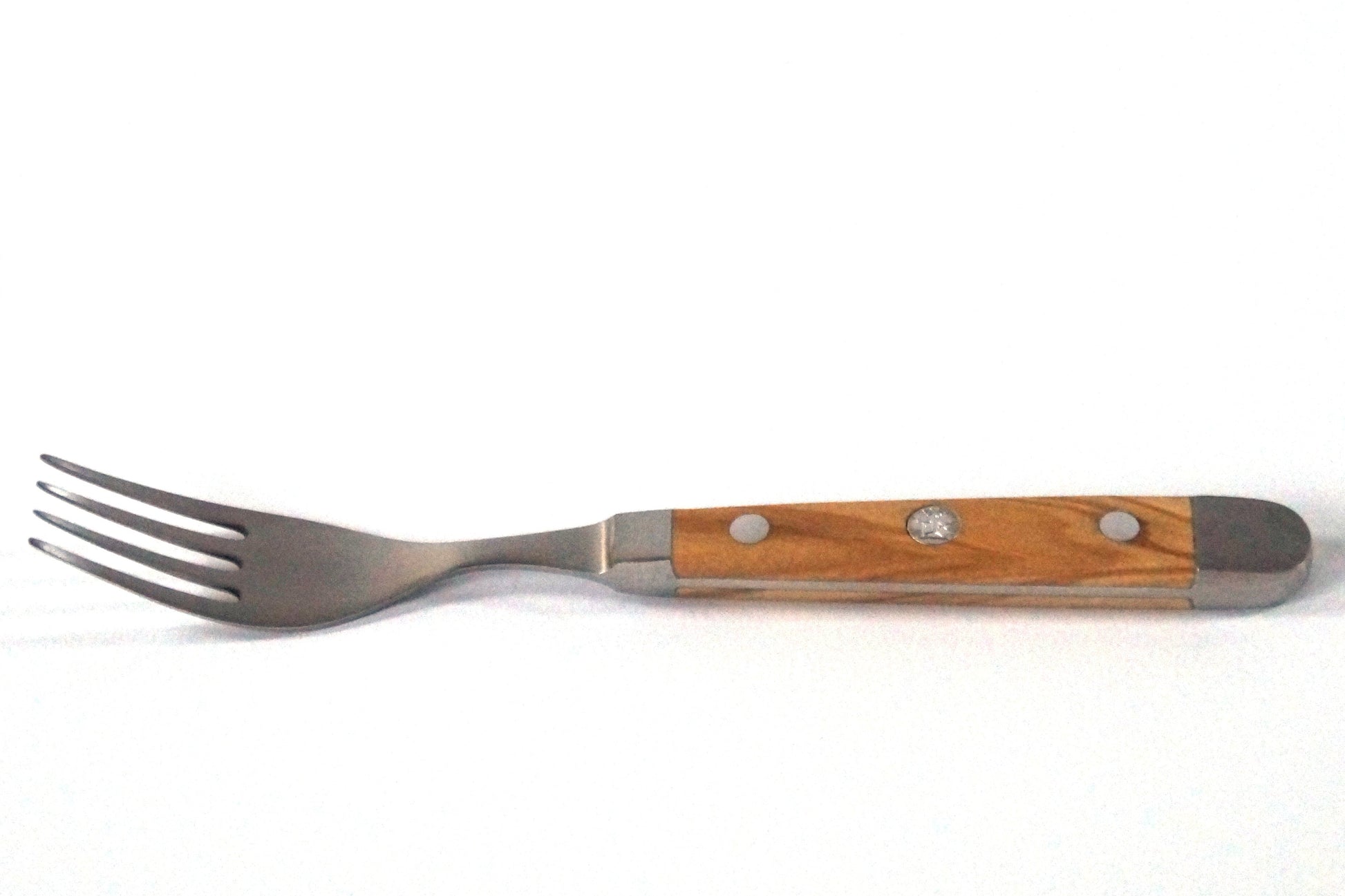 GÜDE Steakgabel Alpha Olive X013/09 mit Olivenholz-Griff auf weißem Hintergrund